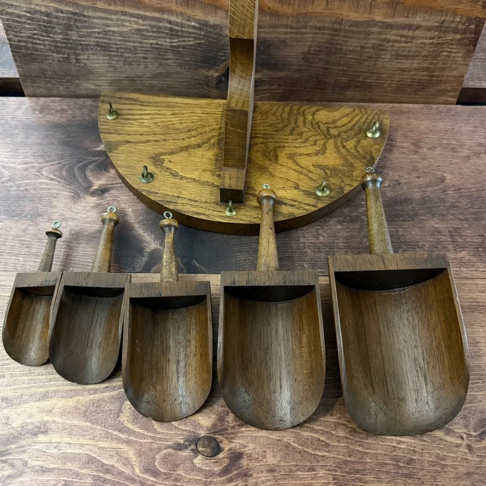 Vintage Wooden Measuring Scoop Set 5 Piece with Wall Mount Display Rack Brown